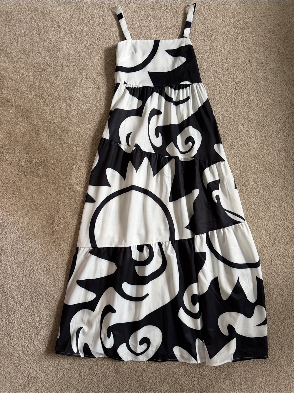 SHEIN Black and White Graphic Tiered Maxi Dress-Skirt